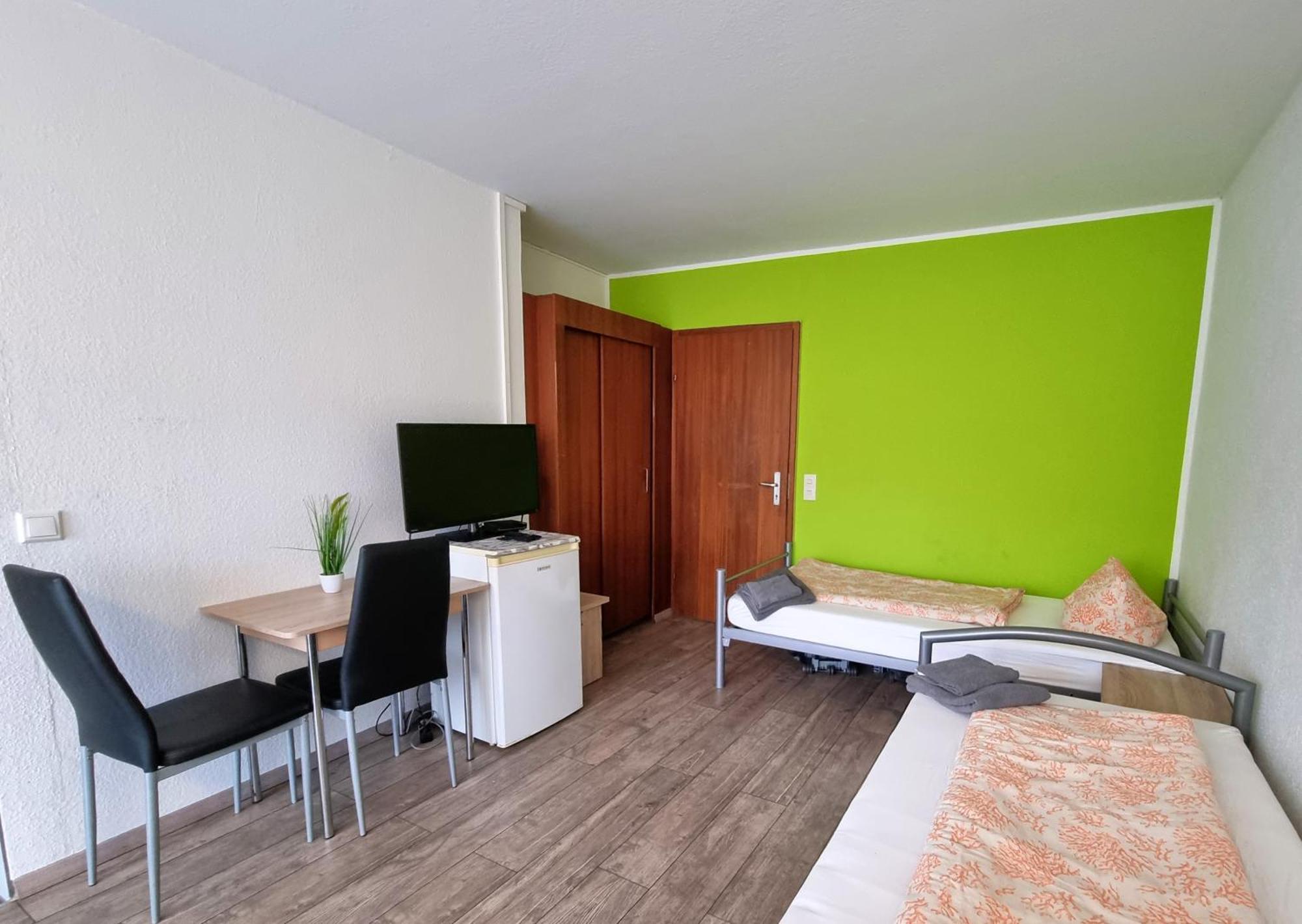 Monteurzimmer - Karlsbad Kültér fotó