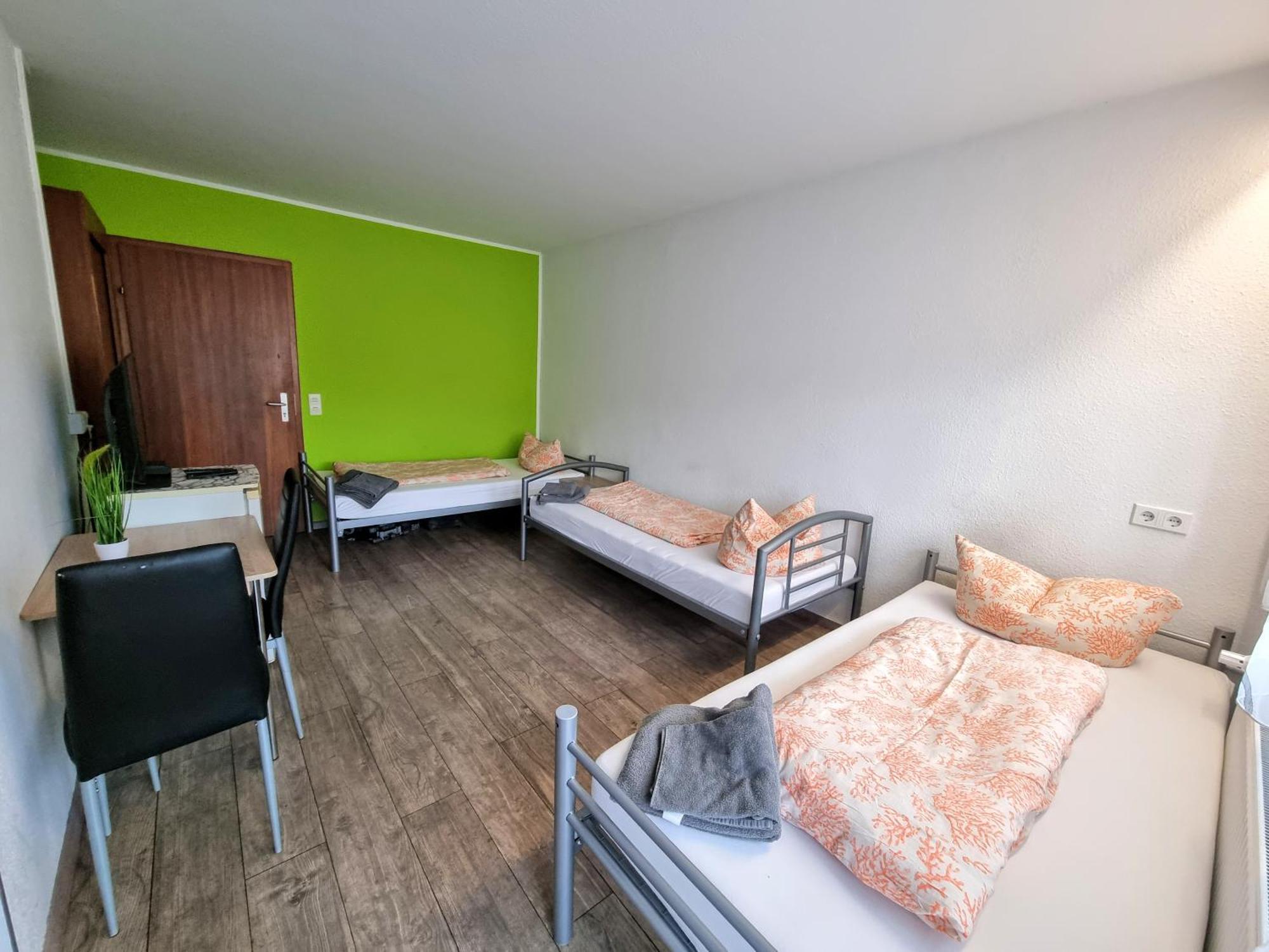 Monteurzimmer - Karlsbad Kültér fotó