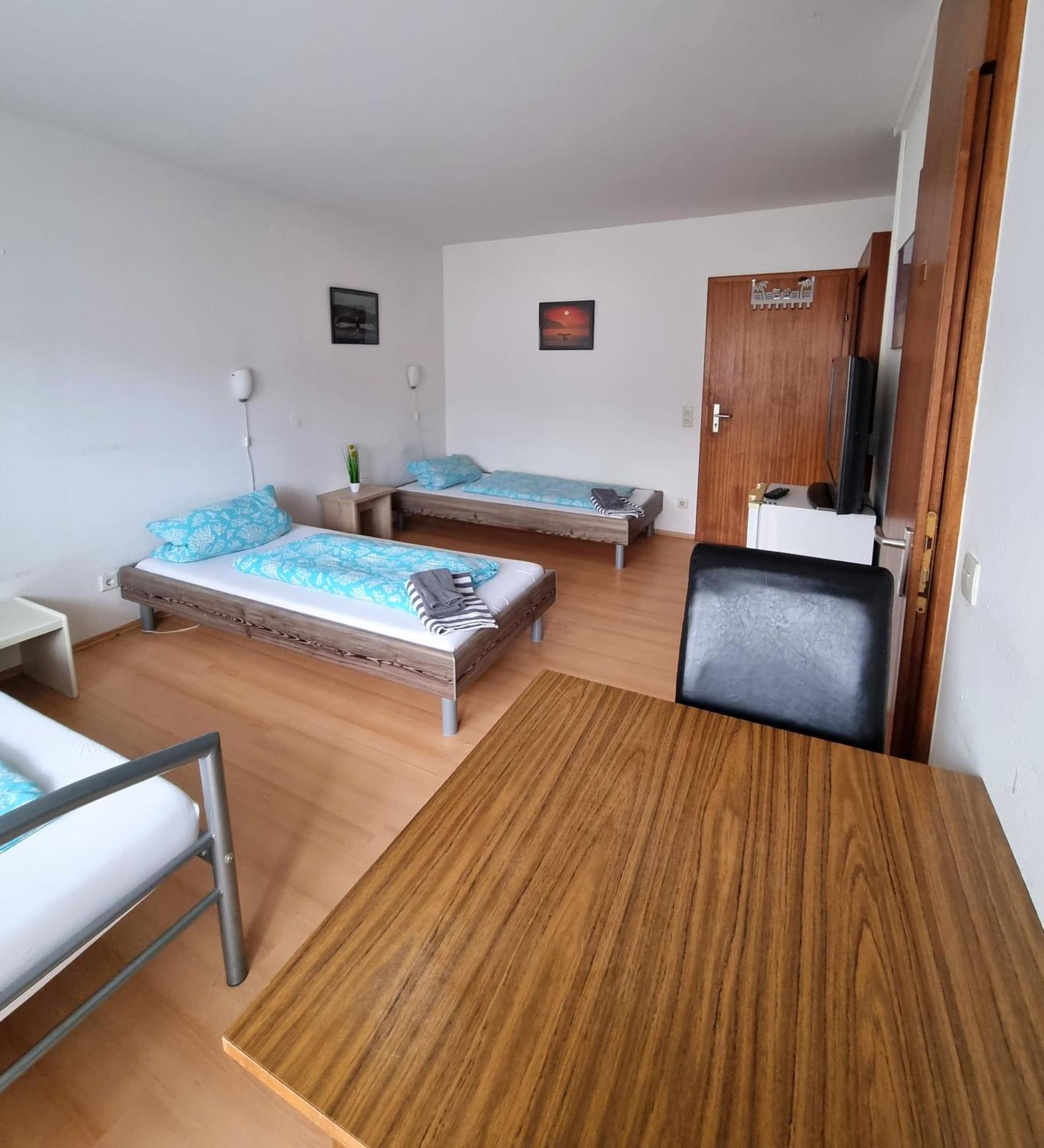 Monteurzimmer - Karlsbad Kültér fotó