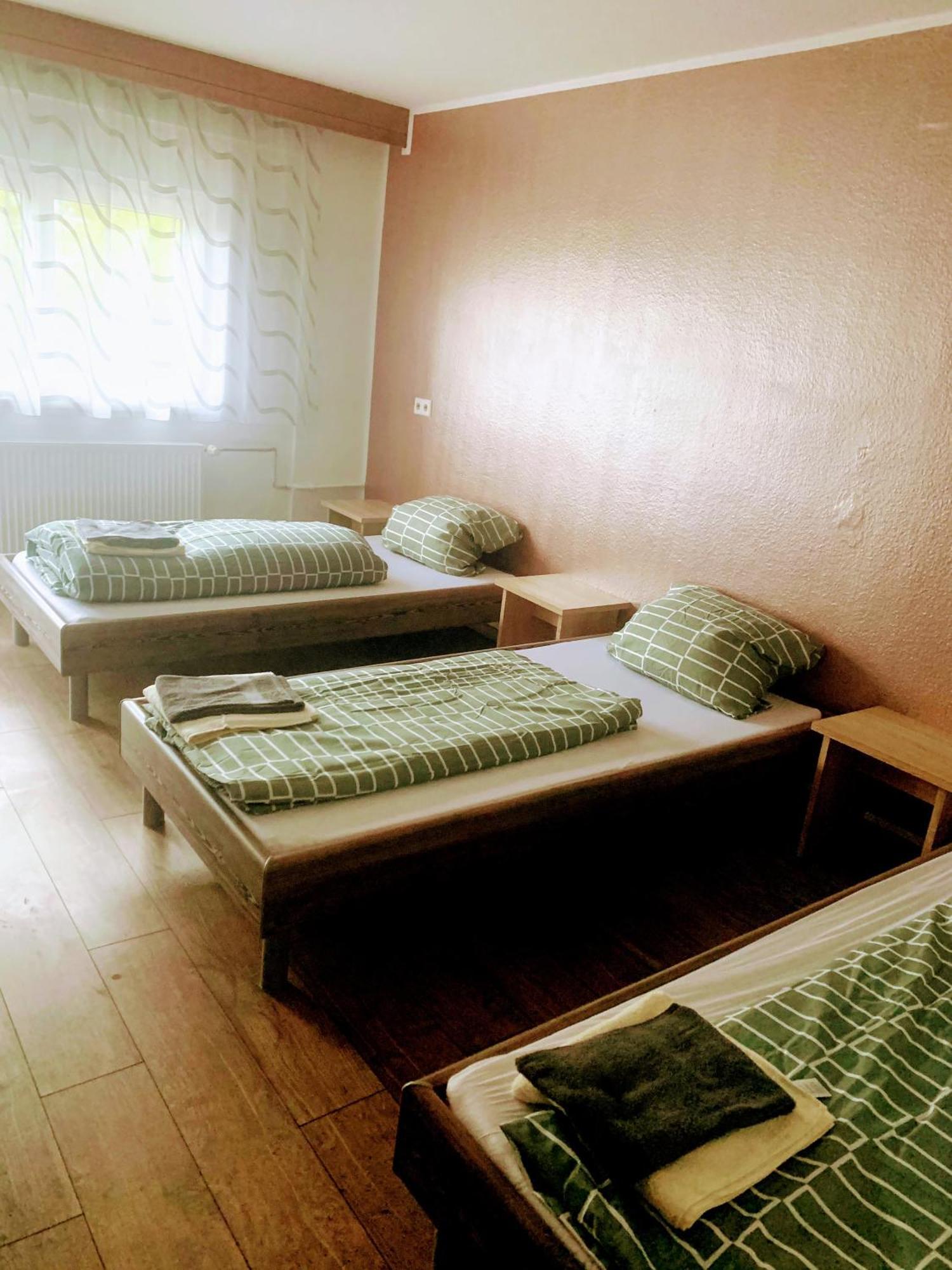 Monteurzimmer - Karlsbad Kültér fotó